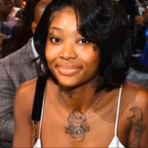 Meet your Posher, Desiree
